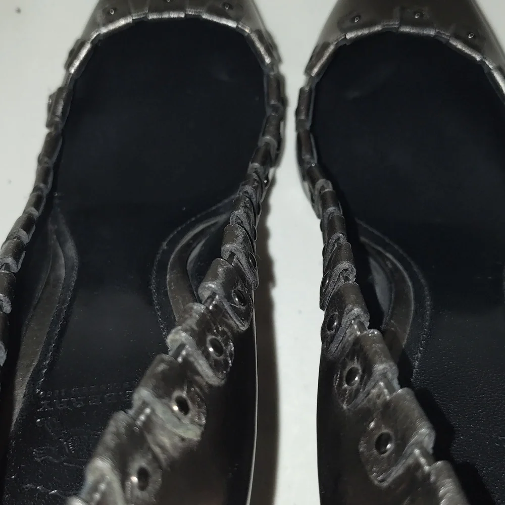 Burberry metallic Grey color Leather Pointy Toe Spike Heel Pumps 37.5 (6.5) (7)